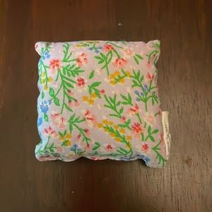 1980s Cottage Dream Sofa Pillow